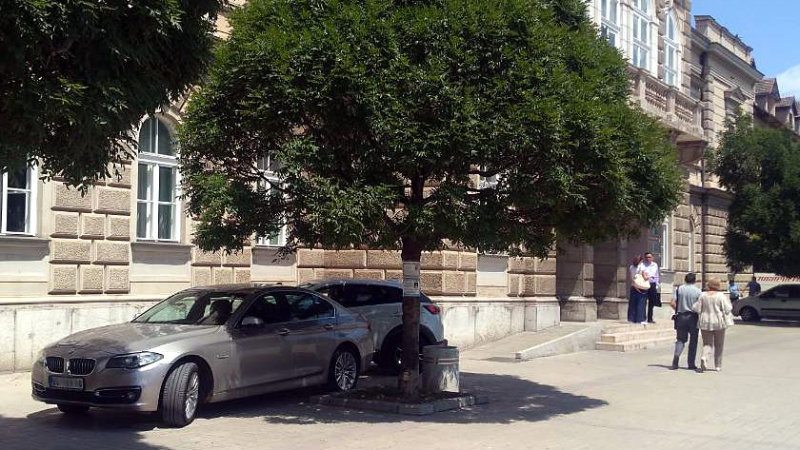 Parkiranje, jer nam se tako može i/ili za koga (ne) važi zakon 1 Parkiranje, jer nam se tako može i/ili za koga (ne) važi zakon 1