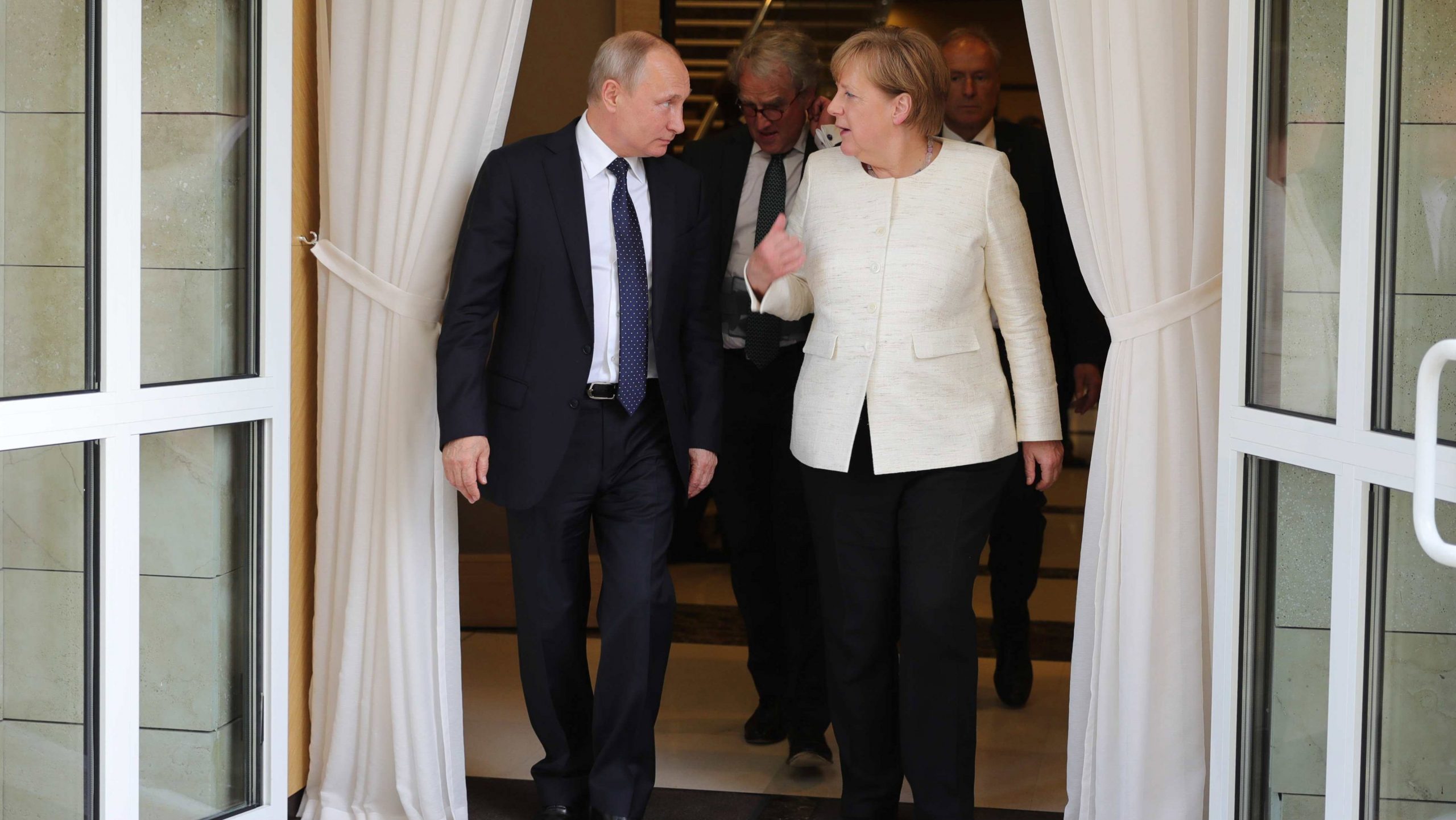 Putin razgovarao sa Merkel 1