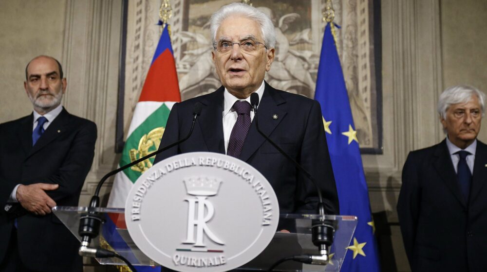 Predsednik Italije Matarela ne prihvata ostavku premijera Dragija 1
