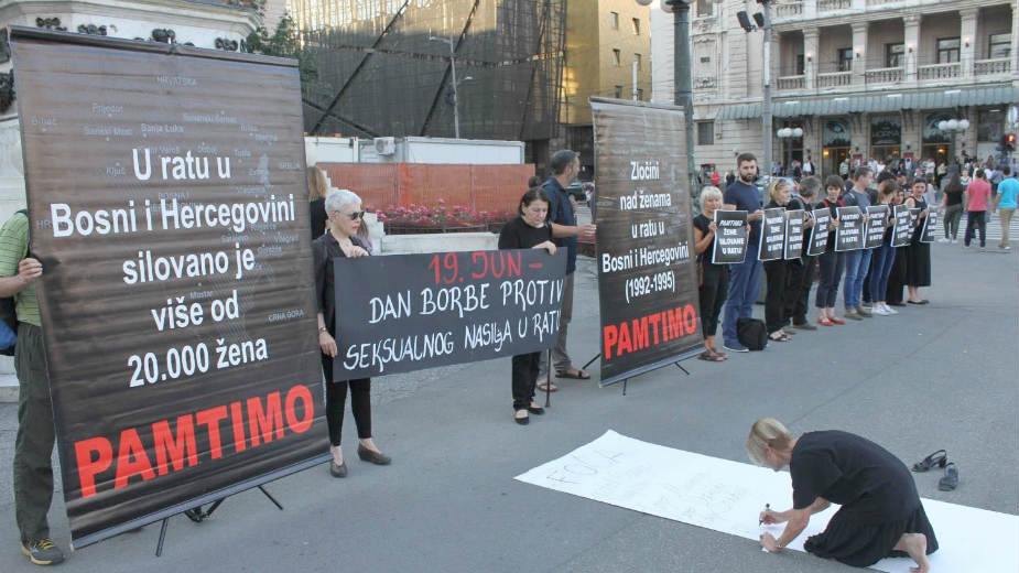 Pamtimo žene silovane u ratu u BiH 1 Pamtimo žene silovane u ratu u BiH 1