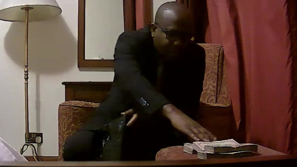 Gana ukida fudbalsko telo zbog skandala oko korupcije 1 Kvesi Najantejki uzima gomilu keša