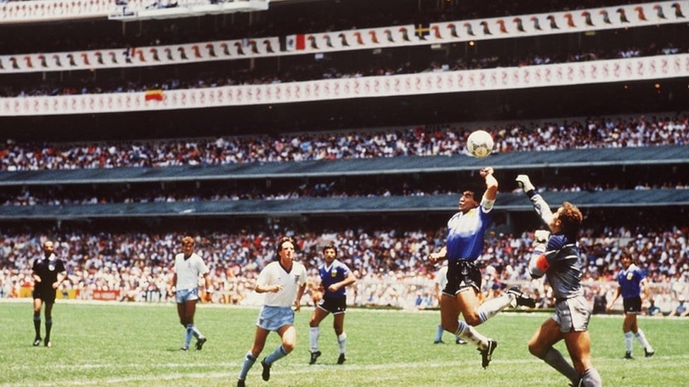 Intervju petkom: Rokenrol pesnik na fudbalskom zadatku 3 Maradona daje gol na Svetskom prvenstvu u Meksiku 1986.