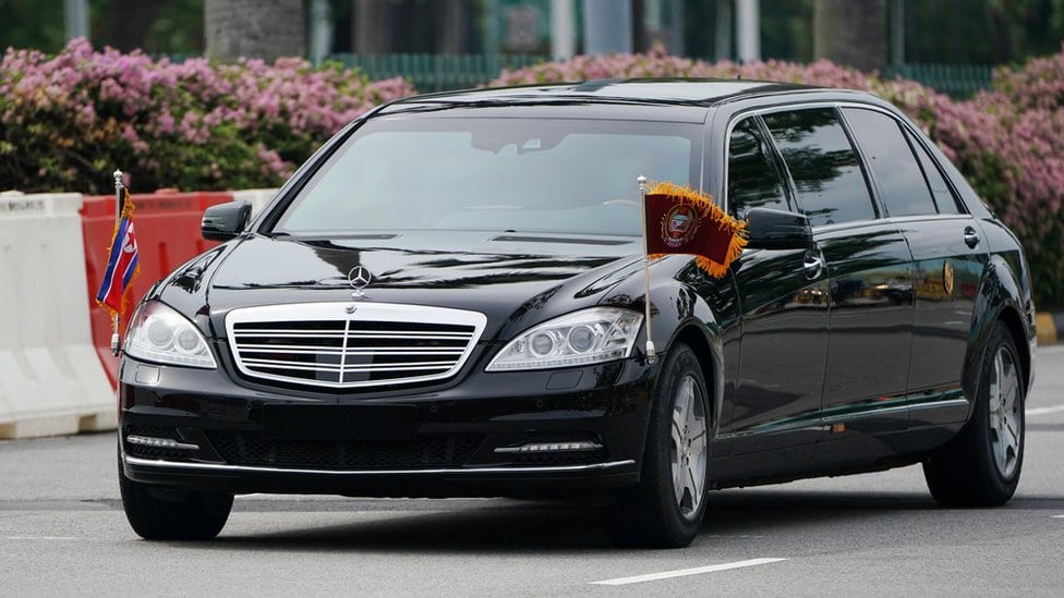 Tramp-Kim samit: Severna Koreja se nada promenama 4 Vozilo u kome je navodno Kim Džong-un na ulicama Singapura