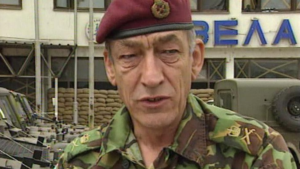 Prvi komandant Kfora Majkl Džekson: „Pomogli smo i Srbiji" 3 Džekson u Makedoniji, 21. maj 1999.