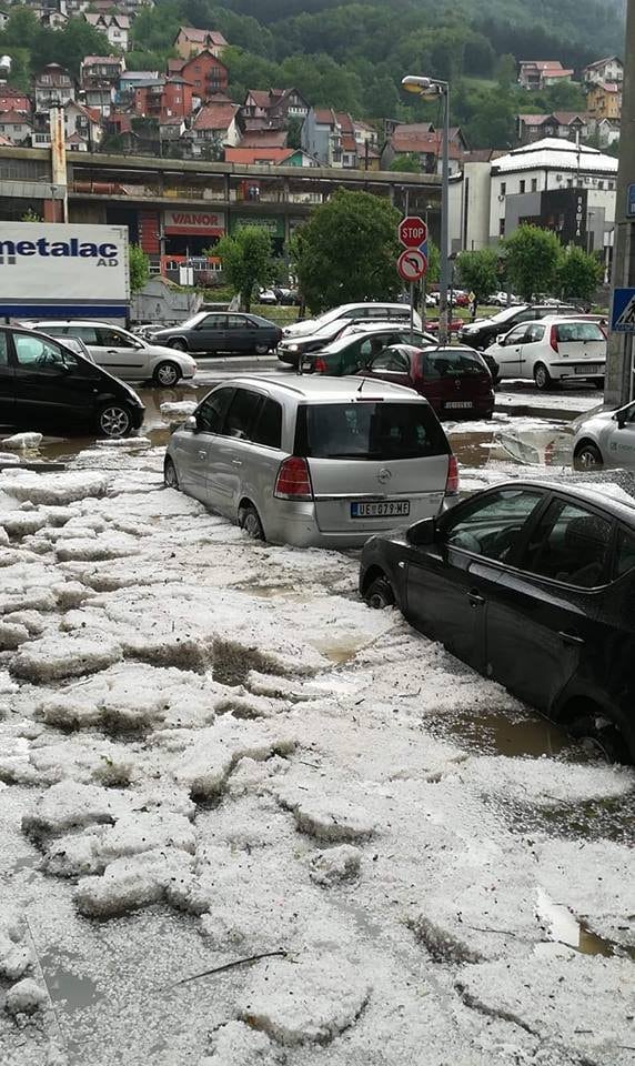 Da li je moguće sprečiti štete od letnjih nepogoda 1 Grad je pogodio Užice