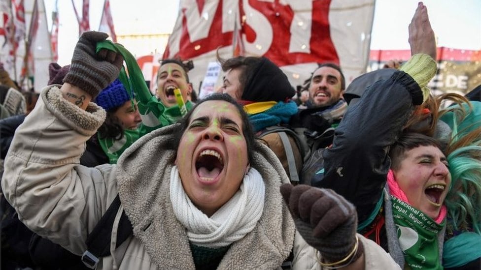 Pristalice avbortusa slave