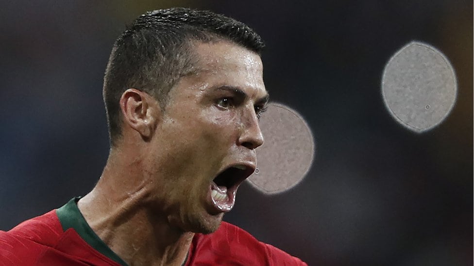 Ronaldova nadljudska igra u fotografijama 9 Ronaldo posle trećeg gola