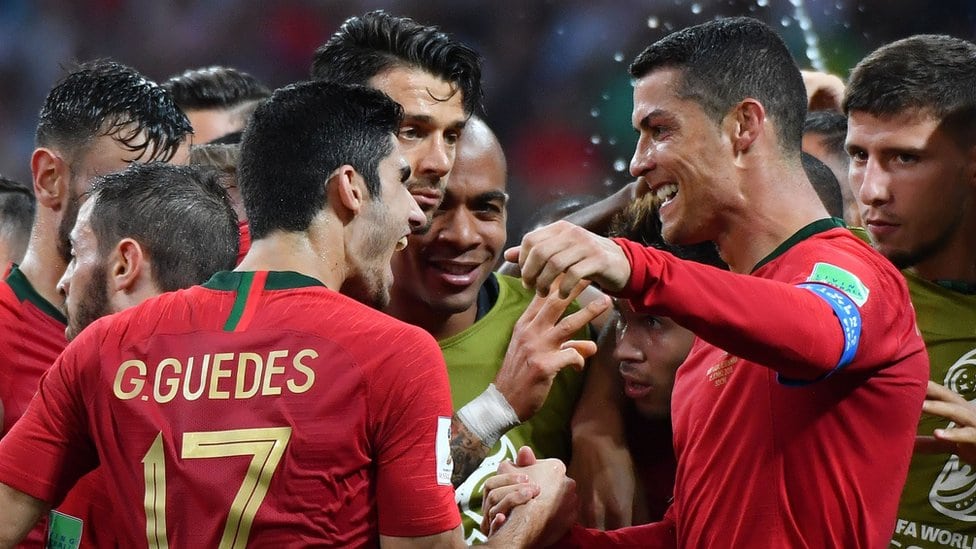 Ronaldova nadljudska igra u fotografijama 6 Ronaldo slavi drugi gol