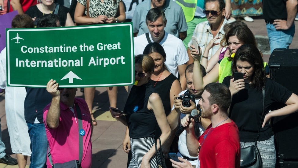 I pored protesta građana, niški aerodrom predat državi 1 Demonstranti na ulicama Niša