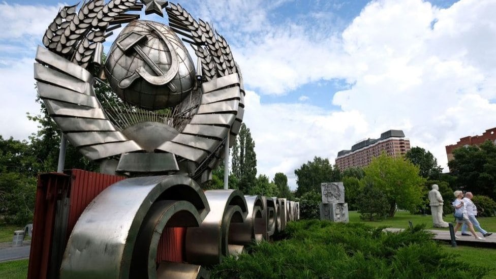 Svetsko prvenstvo 2018: Kako je neočekivani uspeh Rusije probudio nostalgiju za sovjetskim periodom 4 Sovjetski simbol u jednom gradu u Rusiji