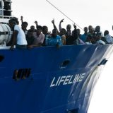 Migrante sa broda Lajflajn primiće devet zemalja 14