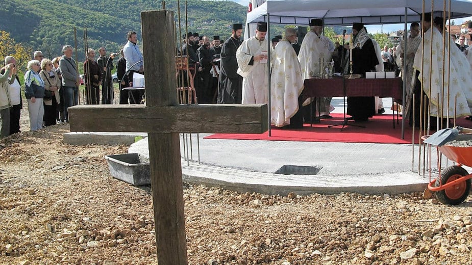 "Bogougodno delo" o trošku građana 1