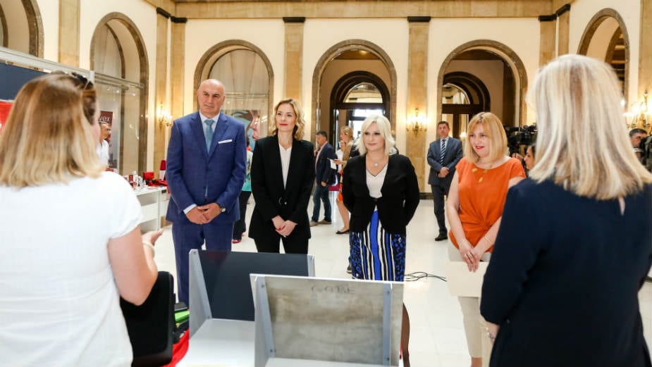 Jednaka zastupljenost oba pola povećava BDP za 20 odsto 1 Jednaka zastupljenost oba pola povećava BDP za 20 odsto 1