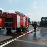 Izgoreo autobus blizu aerodroma (VIDEO) 8