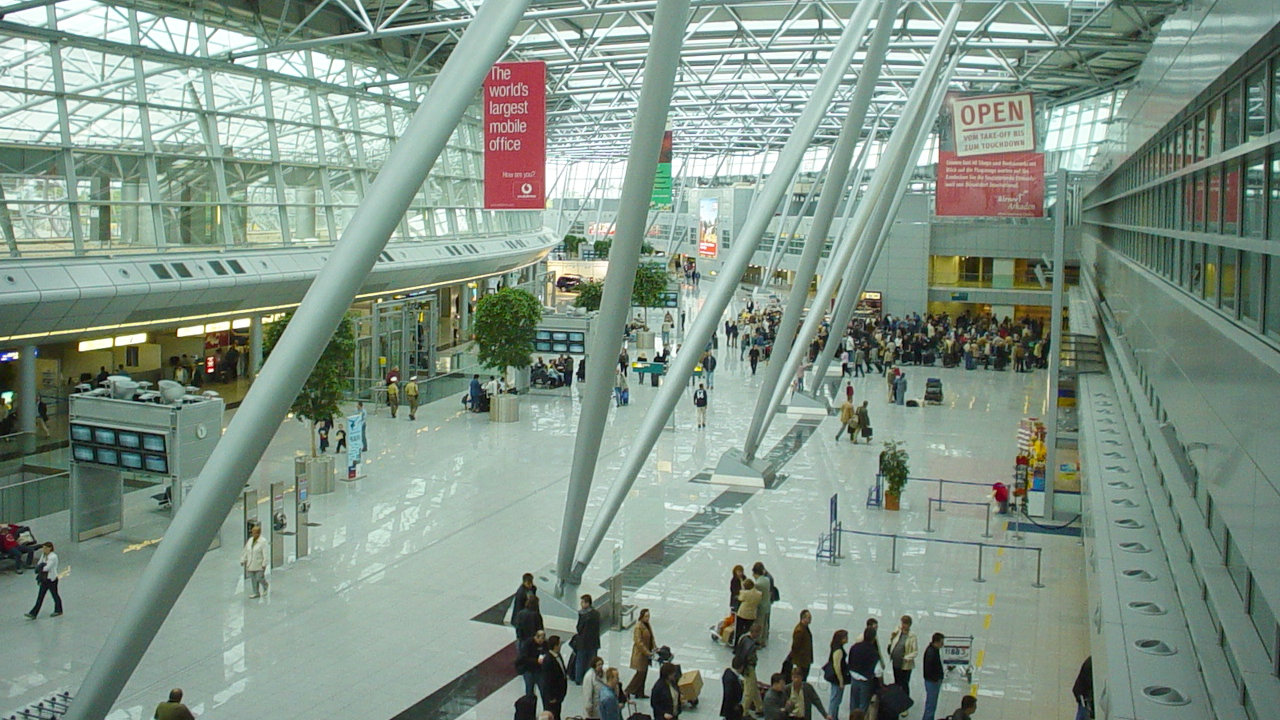 Ostavio kofer sa 22 tarantule na aerodromu 1