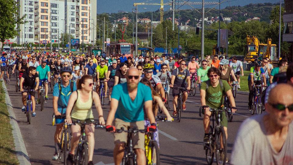 U subotu 87. Kritična masa “Svi na piknik”, vožnja do Hajdučke česme 1