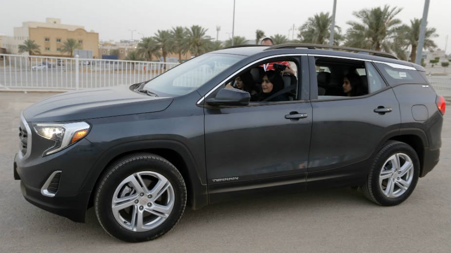 Saudijska Arabija izdala prvih 10 vozačkih dozvola ženama 1