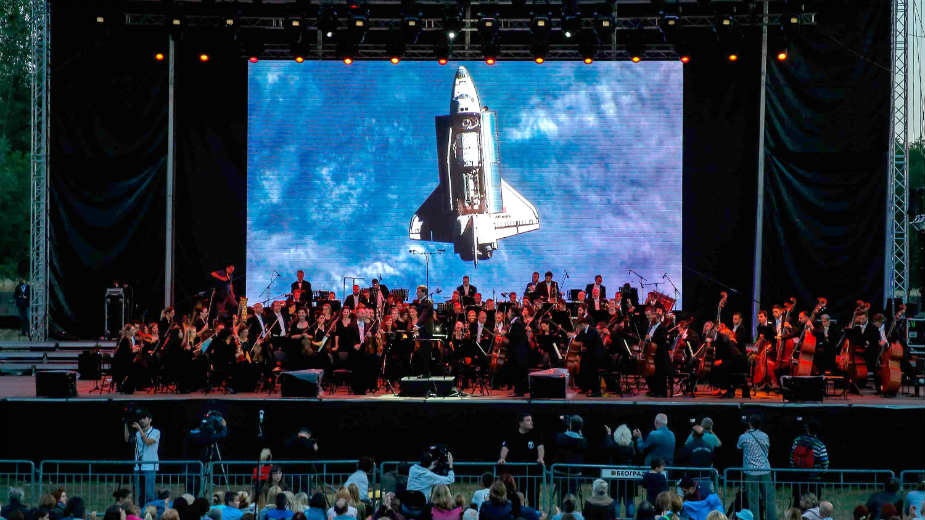 Jedan izuzetan trenutak večnosti 1 Jedan izuzetan trenutak večnosti 1