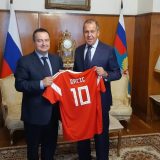 Lavrov: Dačiću na poklon dres 11