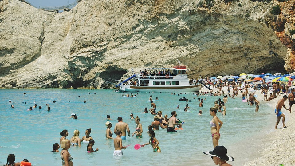 Grčka letovališta zabranjuju unos hrane i pića na plaže 1