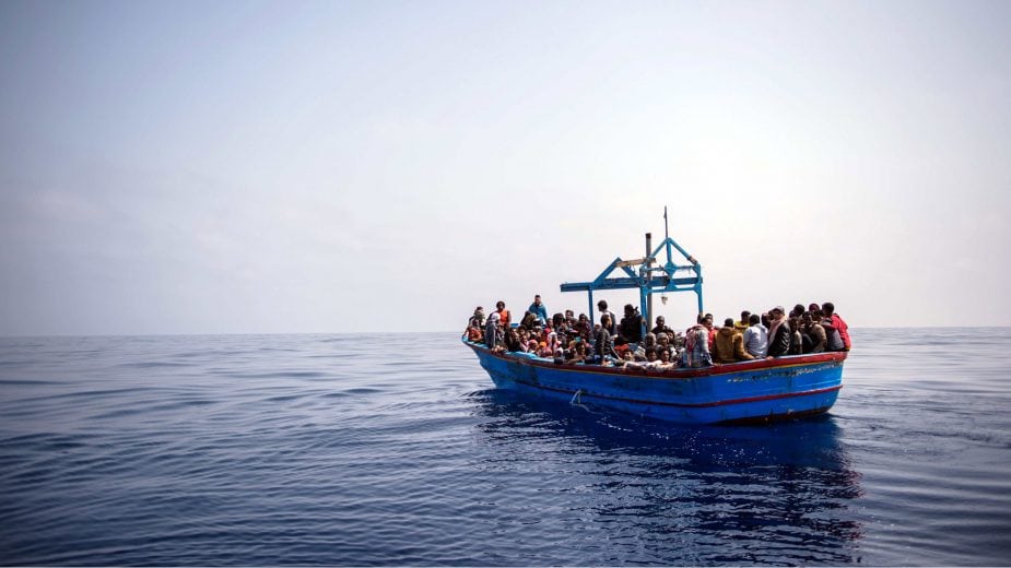 Brod sa 177 migranata pristao u luku na Siciliji 1