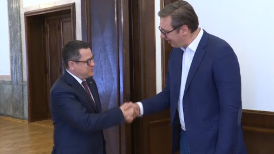 Vučić sa šefom Bezbednosne službe Rumunije o sajber kriminalu 1