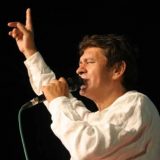 Preminuo pevač Sinan Sakić 3