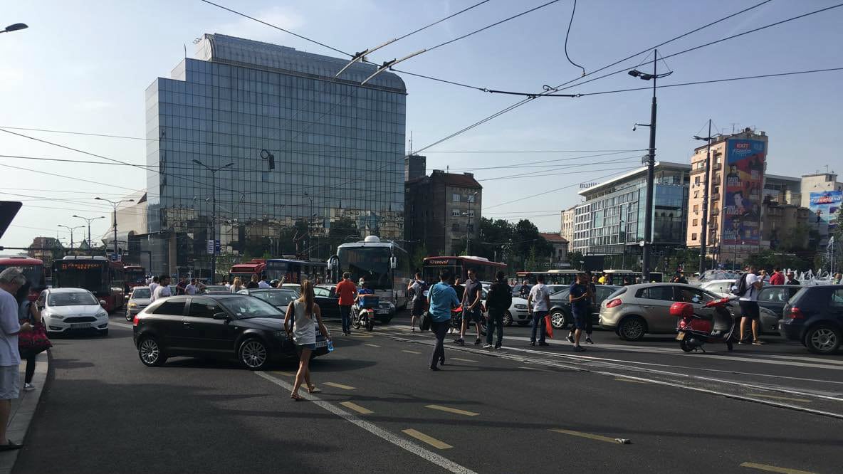 Protiv diktature: Proteste ne organizuju politički ludaci već nezadovoljni građani 1