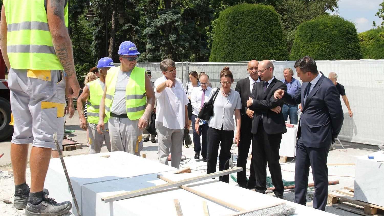 Đorđević i Mondoloni obišli radove na Spomeniku zahvalnosti Francuskoj 1