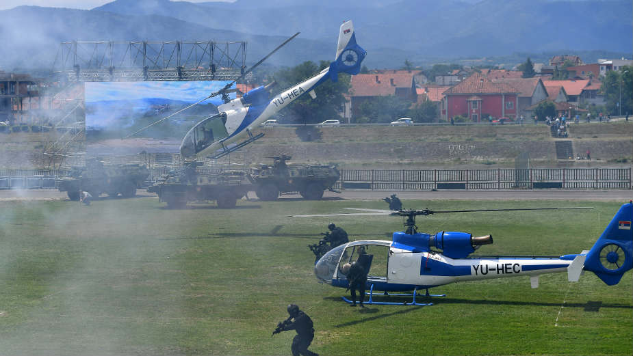 Vučić: Ne pretimo, ali ne damo na sebe 1