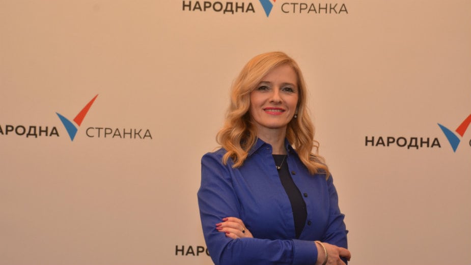 Vučić namenio Brnabićevoj da parafira sporazum o KiM 1