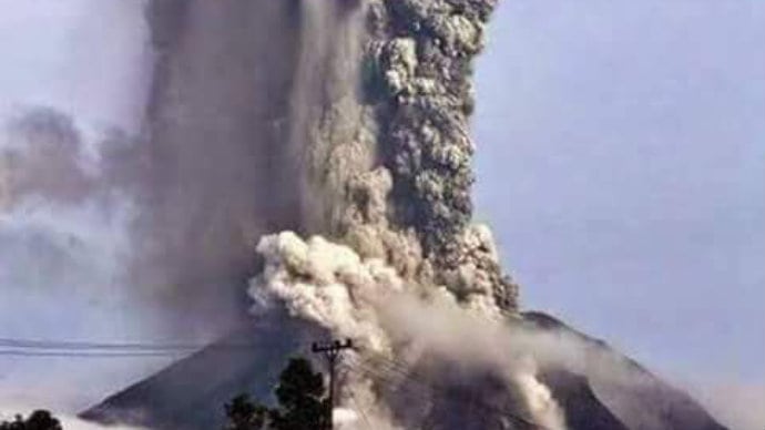 Vulkan zasuo pepelom pet ekvadorskih provincija 1