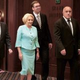 Zašto se predsednik Srbije sastaje sa premijerima drugih država? 13