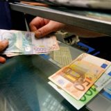 Srbi i dalje više veruju evru nego dinaru 5
