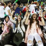 Žene privirile na stadion u Teheranu 6