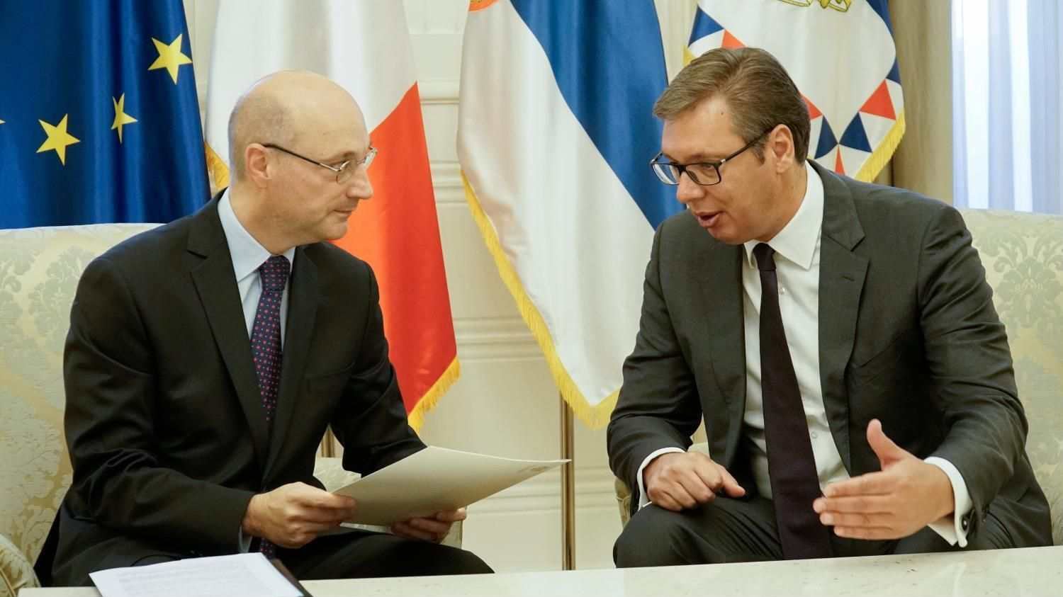 Vučić uputio čestitku Makronu povodom Dana Republike 1