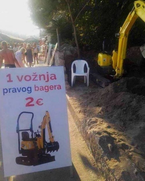 Novi vid turizma u Crnoj Gori: Vožnja bagera za dva evra 2 Novi vid turizma u Crnoj Gori: Vožnja bagera za dva evra 2