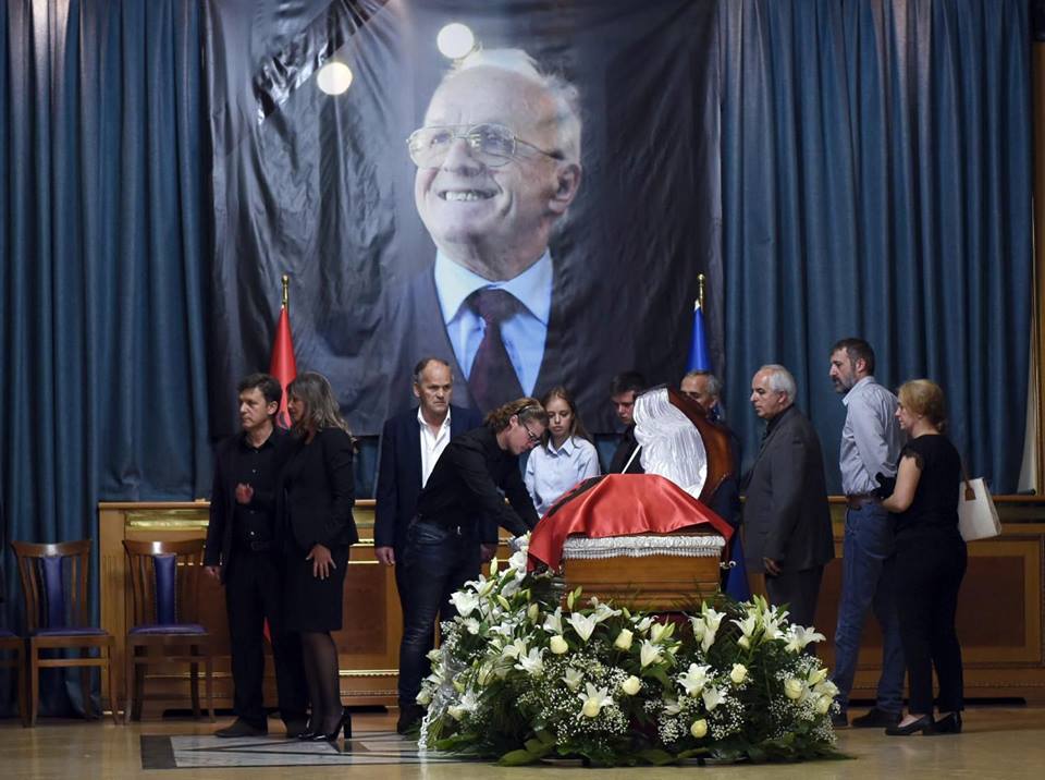 Počasni ispraćaj Adema Demaćija 1