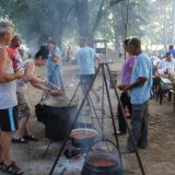 Unuk i njegov deda skuvali najukusniju riblju čorbu 3