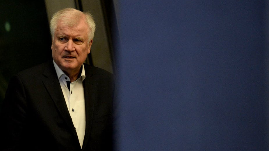 Ministar Zehofer ponudio ostavku zbog neslaganja oko migranata 1