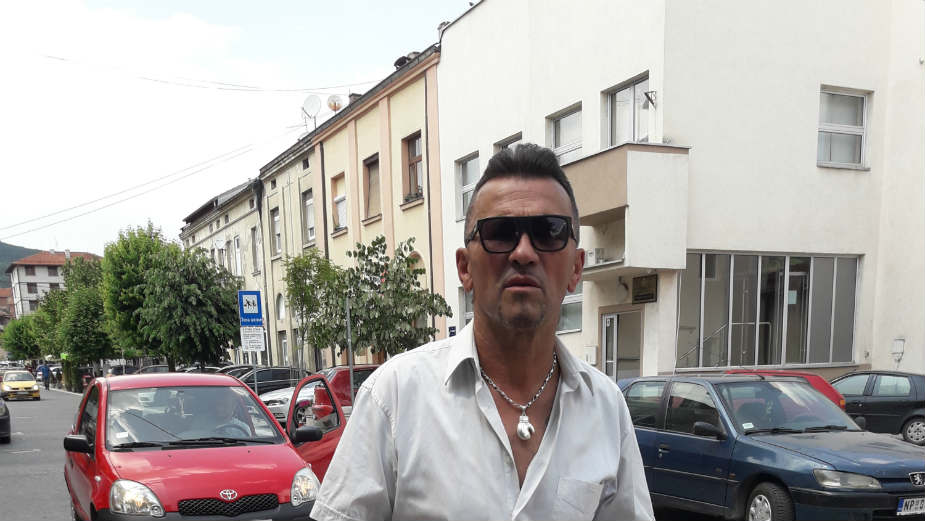 Pometnju u kući napravio radio 1 Pometnju u kući napravio radio 1