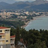 Američki brod u Baru 2