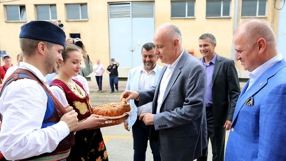 Umesto konkretnih rešenja za GSP - folklor, pogača i so 1