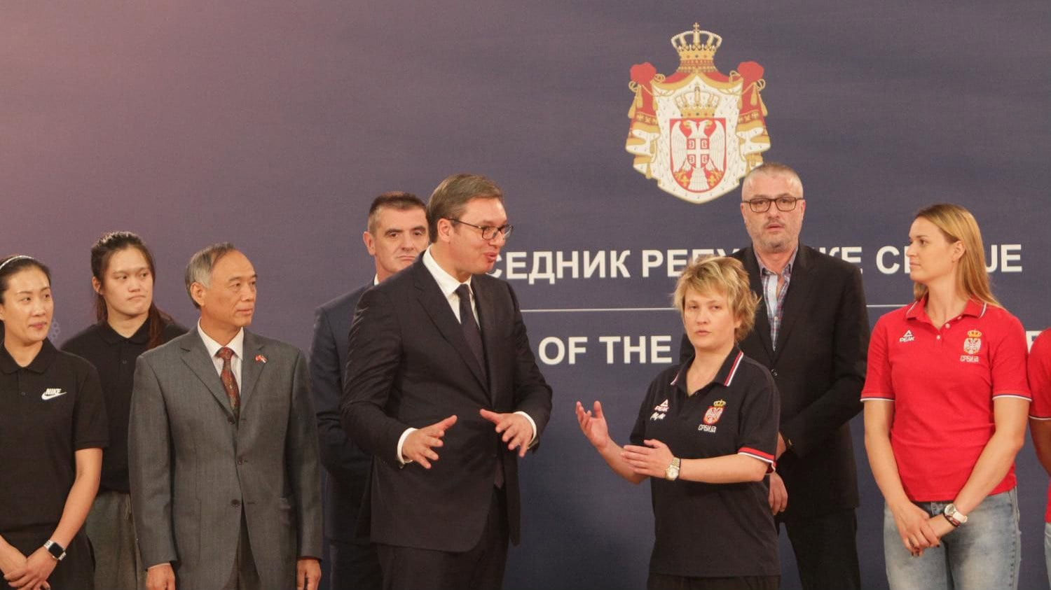 Vučić obećao košarkašicama pomoć države u pripremama za učešće na EP 1