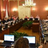 Na sednici Vlade Hrvatske ministri u fudbalskim dresovima 6