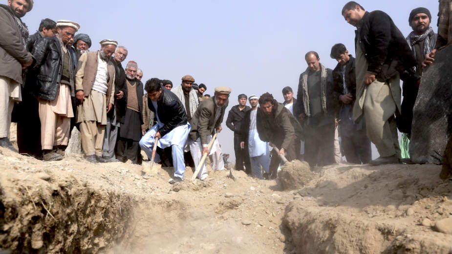 Bombaš samoubica ubio 20 osoba u Avganistanu 1