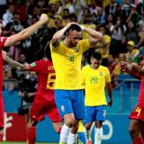 Navijači kamenovali autobus Brazila 13