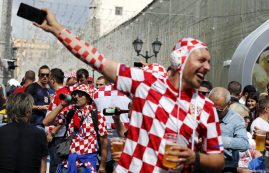 Navijači Hrvatske i Engleske uoči večerašnjeg polufinala (FOTO) 8