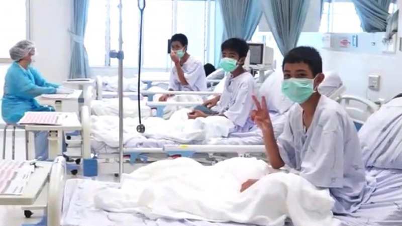 Prve fotografije spasenih dečaka iz pećine na Tajlandu 1