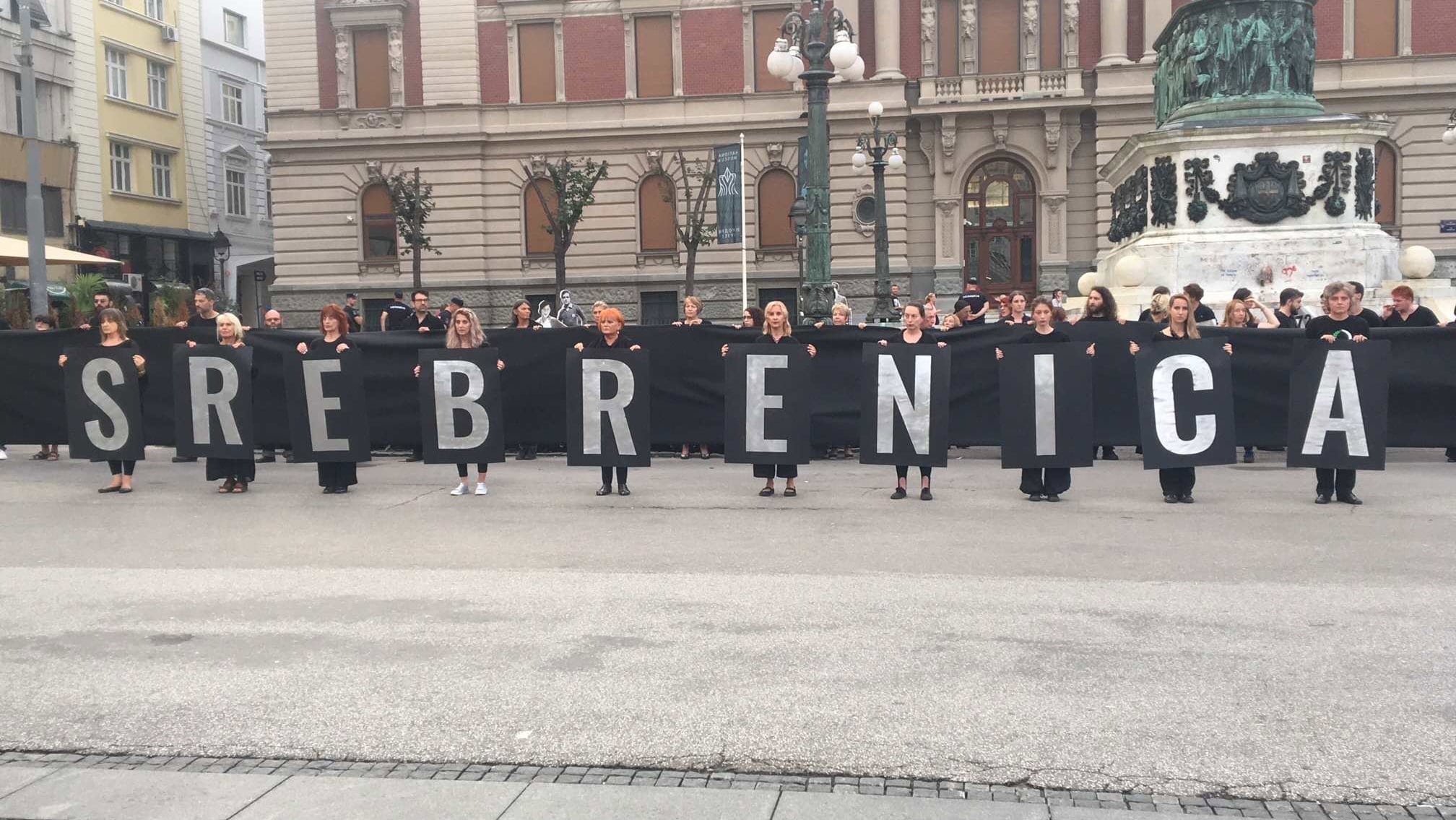 Žene u crnom: 11. jul proglasiti Danom sećanja na genocid u Srebrenici 1